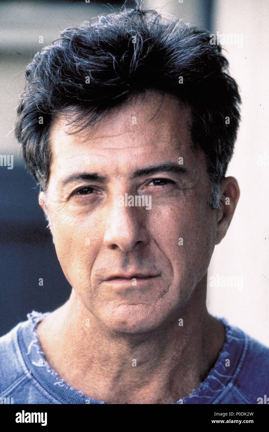 Original Film Title: OUTBREAK.  English Title: OUTBREAK.  Film Director: WOLFGANG PETERSEN.  Year: 1995.  Stars: DUSTIN HOFFMAN. Credit: WARNER BROTHERS / Album Stock Photo