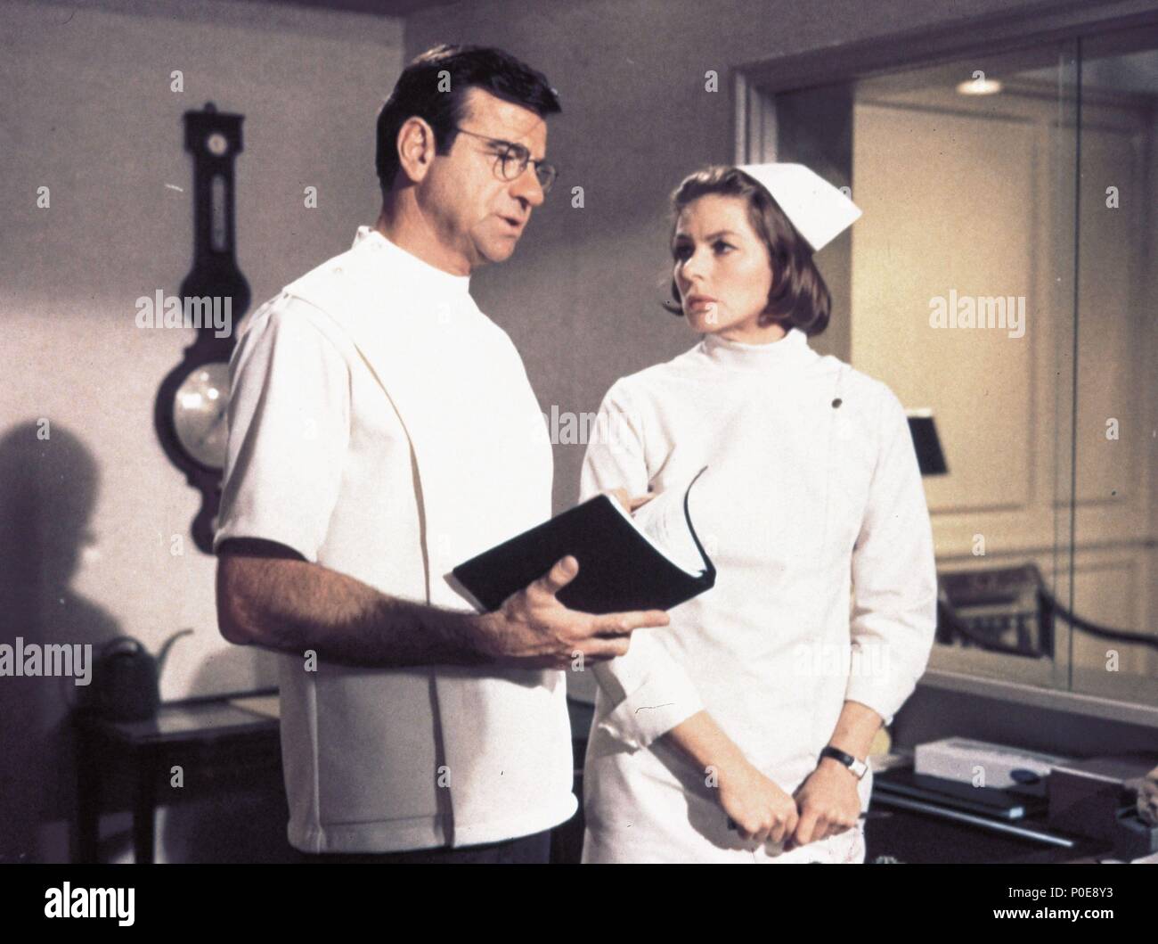 Original Film Title: CACTUS FLOWER.  English Title: CACTUS FLOWER.  Film Director: GENE SAKS.  Year: 1969.  Stars: WALTER MATTHAU; INGRID BERGMAN. Credit: COLUMBIA PICTURES / Album Stock Photo