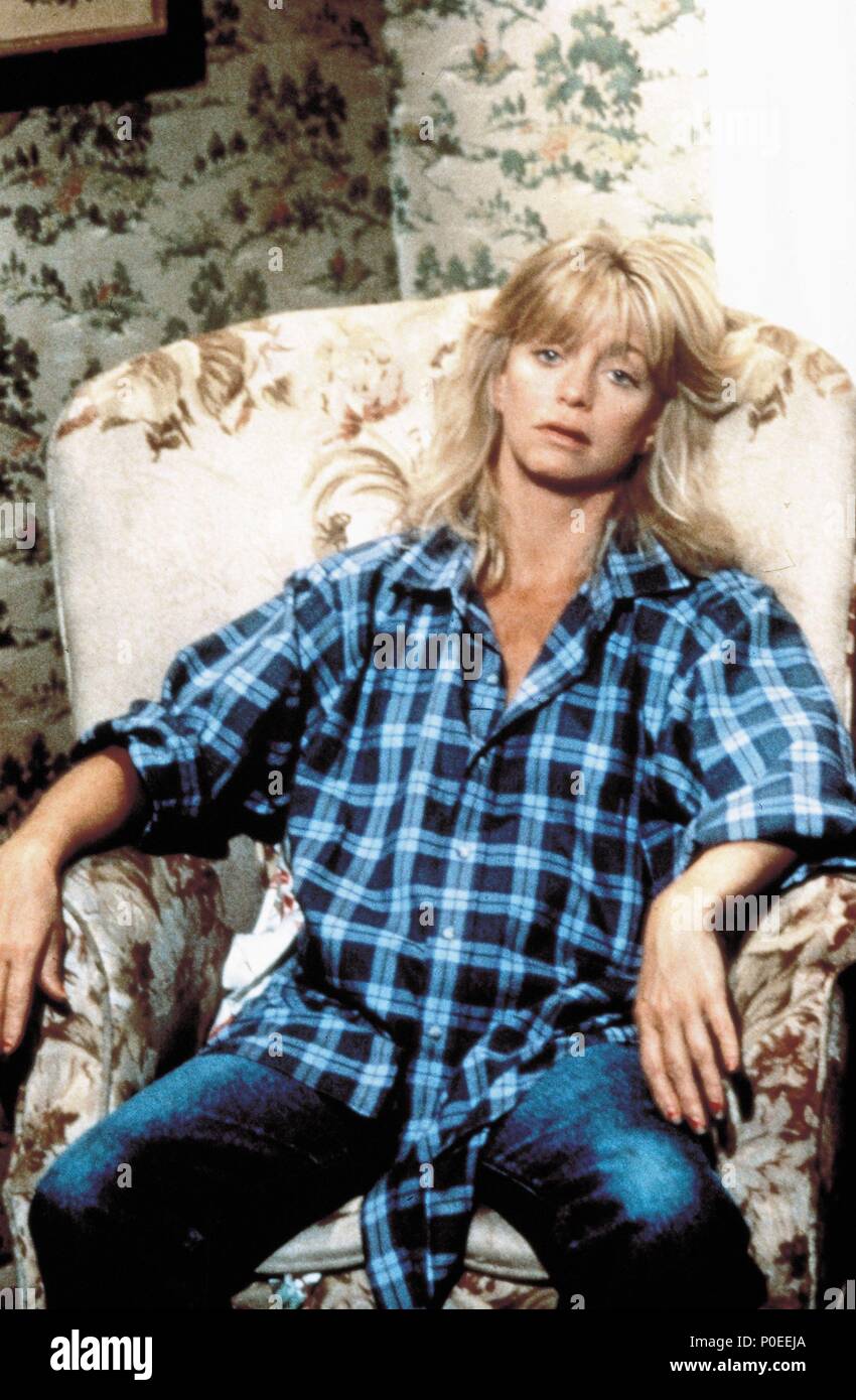 Original Film Title: OVERBOARD.  English Title: OVERBOARD.  Film Director: GARRY MARSHALL.  Year: 1987.  Stars: GOLDIE HAWN. Credit: M.G.M. / Album Stock Photo