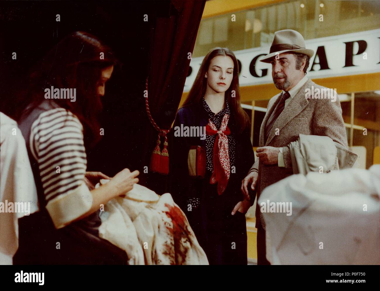 Original Film Title: CET OBSCUR OBJECT DU DESIR.  English Title: THAT OBSCURE OBJECT OF DESIRE.  Film Director: LUIS BUNUEL.  Year: 1977.  Stars: CAROLE BOUQUET; FERNANDO REY. Credit: GREENWICH/GALAXIE/IN CINE / Album Stock Photo