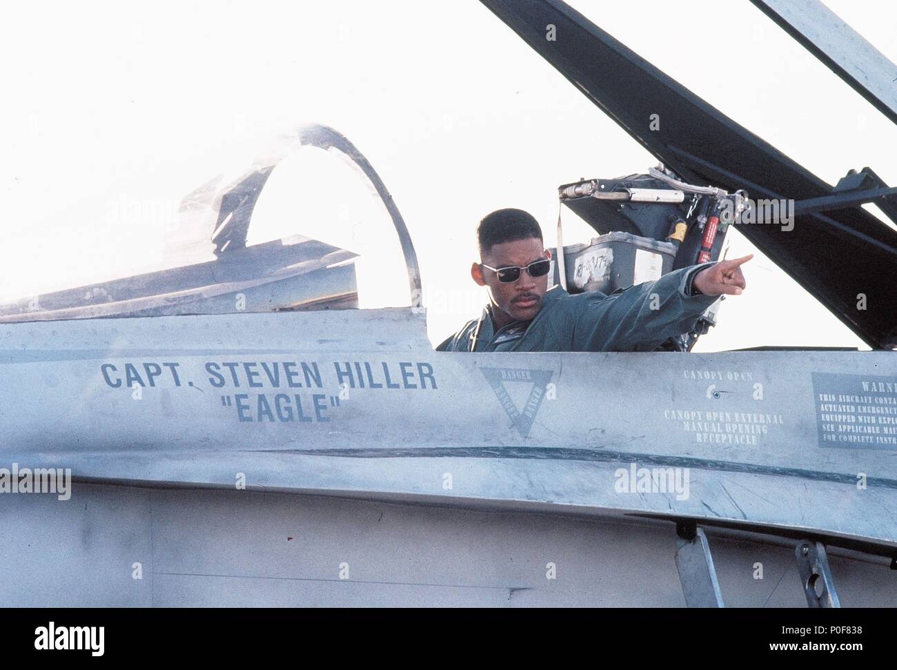 Original Film Title: INDEPENDENCE DAY.  English Title: INDEPENDENCE DAY.  Film Director: ROLAND EMMERICH.  Year: 1996.  Stars: WILL SMITH. Credit: 20TH CENTURY FOX / Album Stock Photo