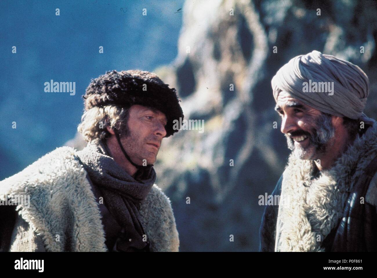 Original Film Title: THE MAN WHO WOULD BE KING.  English Title: THE MAN WHO WOULD BE KING.  Film Director: JOHN HUSTON.  Year: 1975.  Stars: SEAN CONNERY; MICHAEL CAINE. Credit: ALLIED ARTISTS / Album Stock Photo