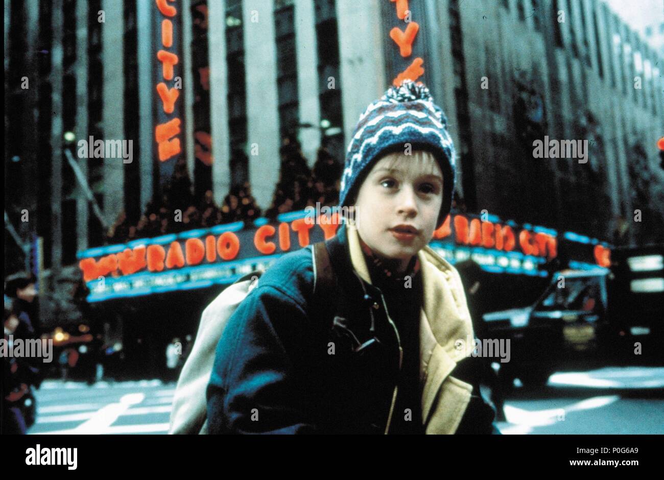 Original Film Title: HOME ALONE 2: LOST IN NEW YORK.  English Title: HOME ALONE 2: LOST IN NEW YORK.  Film Director: CHRIS COLUMBUS.  Year: 1992.  Stars: MACAULAY CULKIN. Credit: 20TH CENTURY FOX / Album Stock Photo