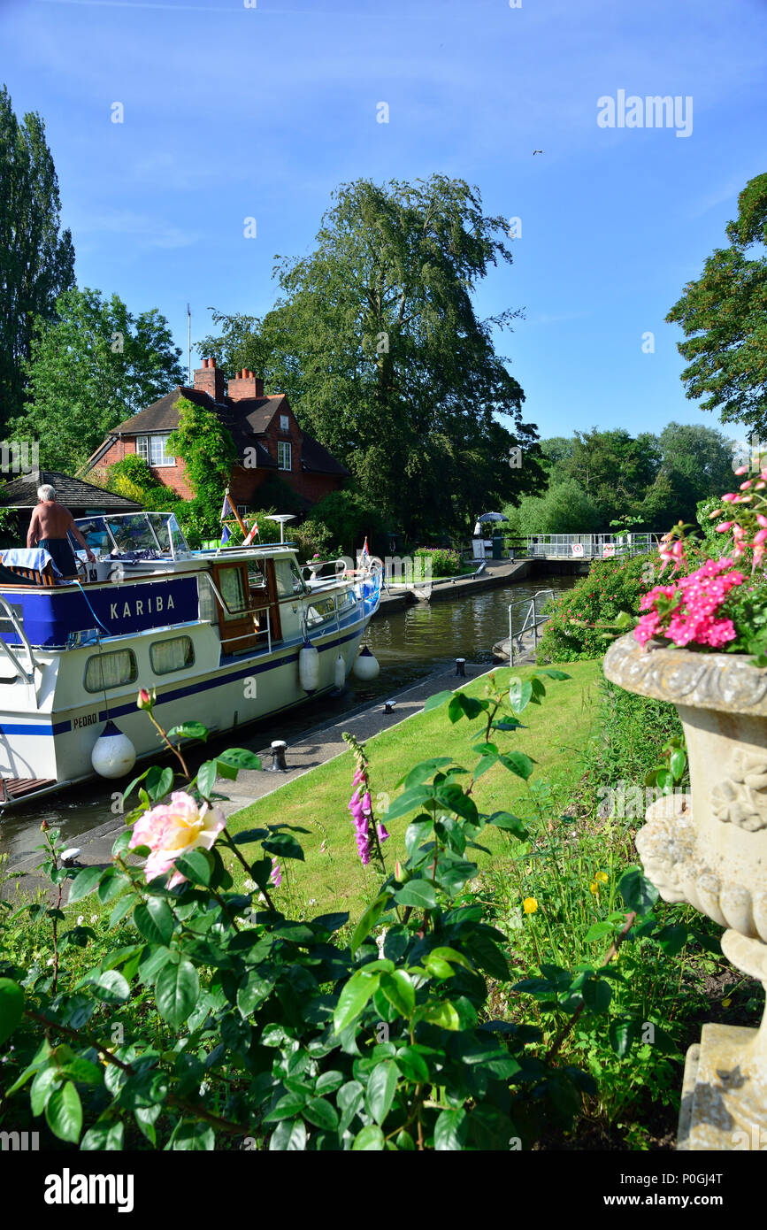 Sonning On Thames High Resolution Stock Photography and Images Alamy