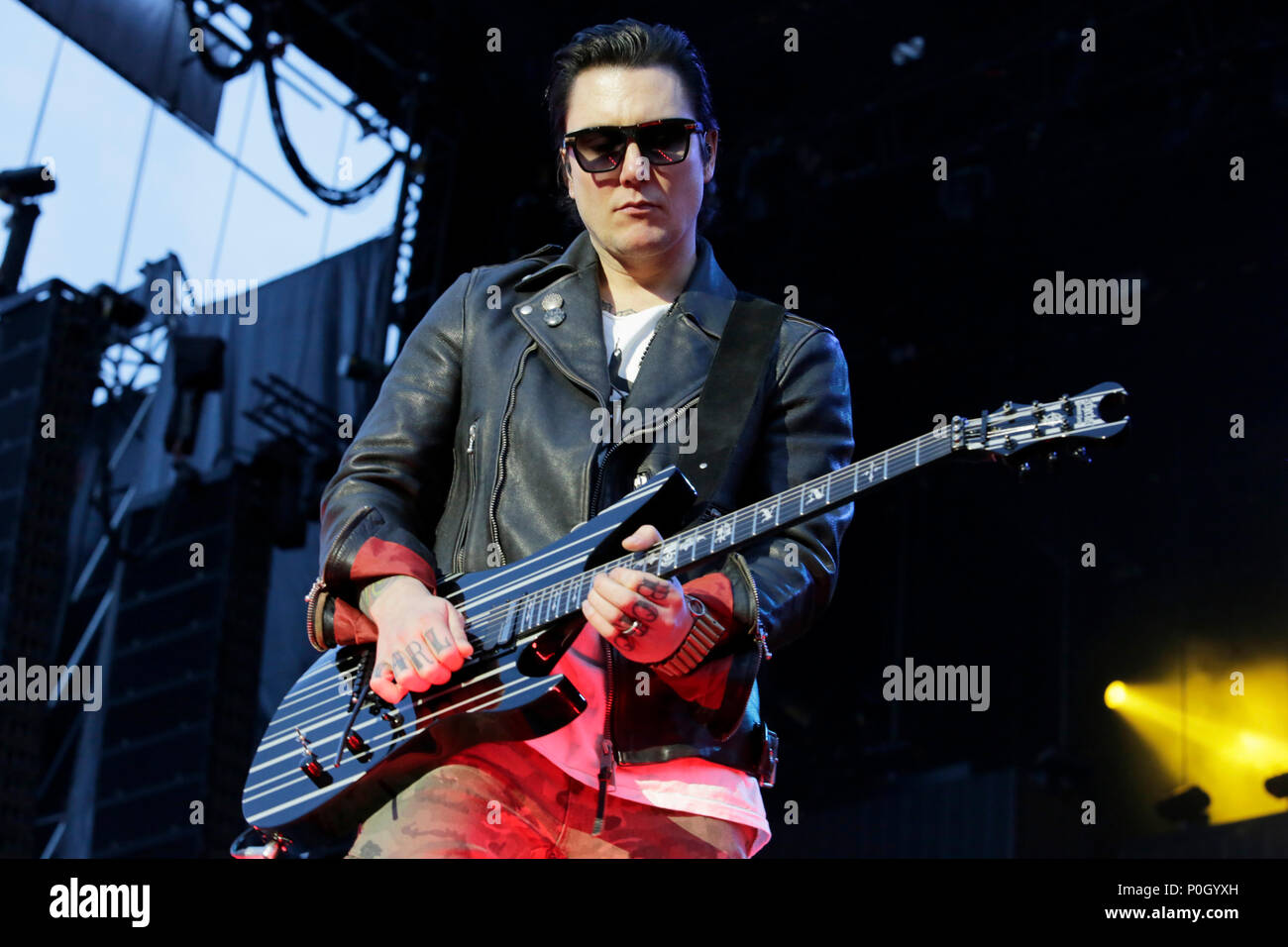 Synyster gates hi-res stock photography and images - Alamy