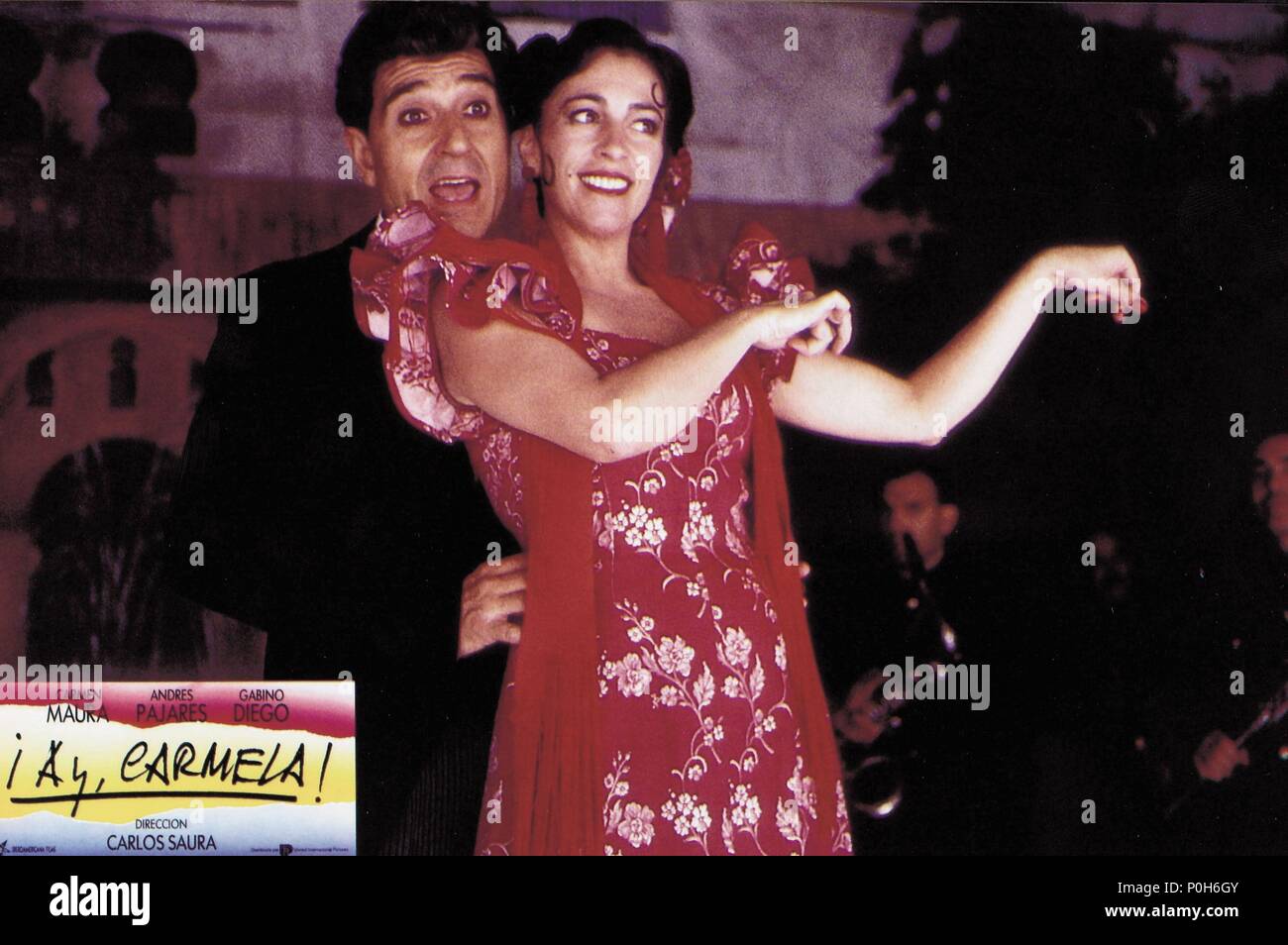 Original Film Title: AY, CARMELA!. English Title: AY, CARMELA!. Film  Director: CARLOS SAURA. Year: 1990. Stars: CARMEN MAURA; ANDRES PAJARES.  Credit: IBEROAMERICANA FILMS / Album Stock Photo - Alamy