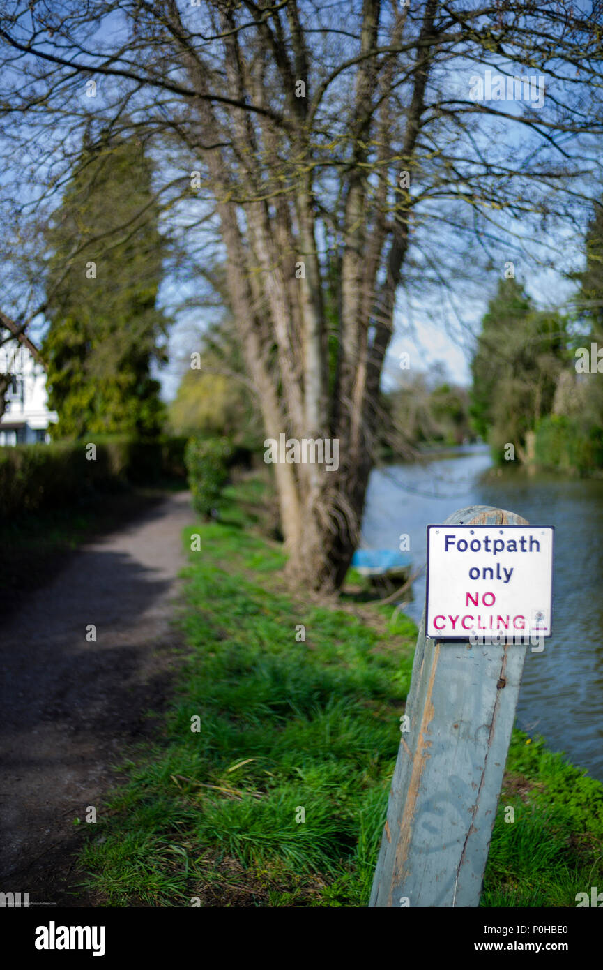 Maidenhead, United Kingdom. General View, Vertical wooden posts, with