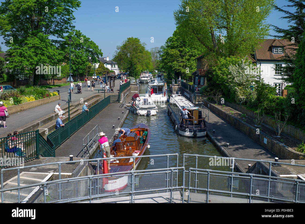 Cookham lock hires stock photography and images Alamy