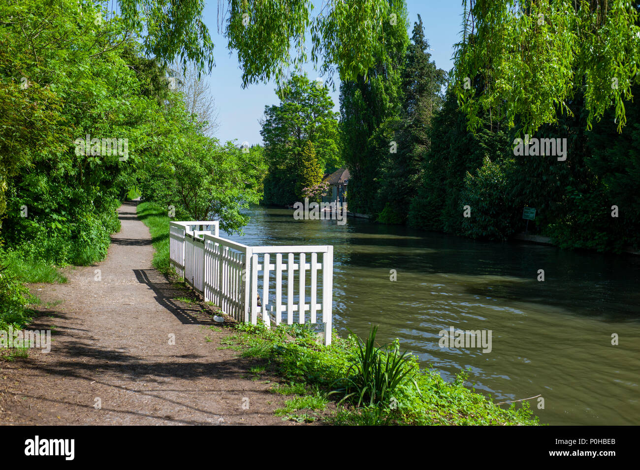 Cookham berkshire path thames hires stock photography and images Alamy