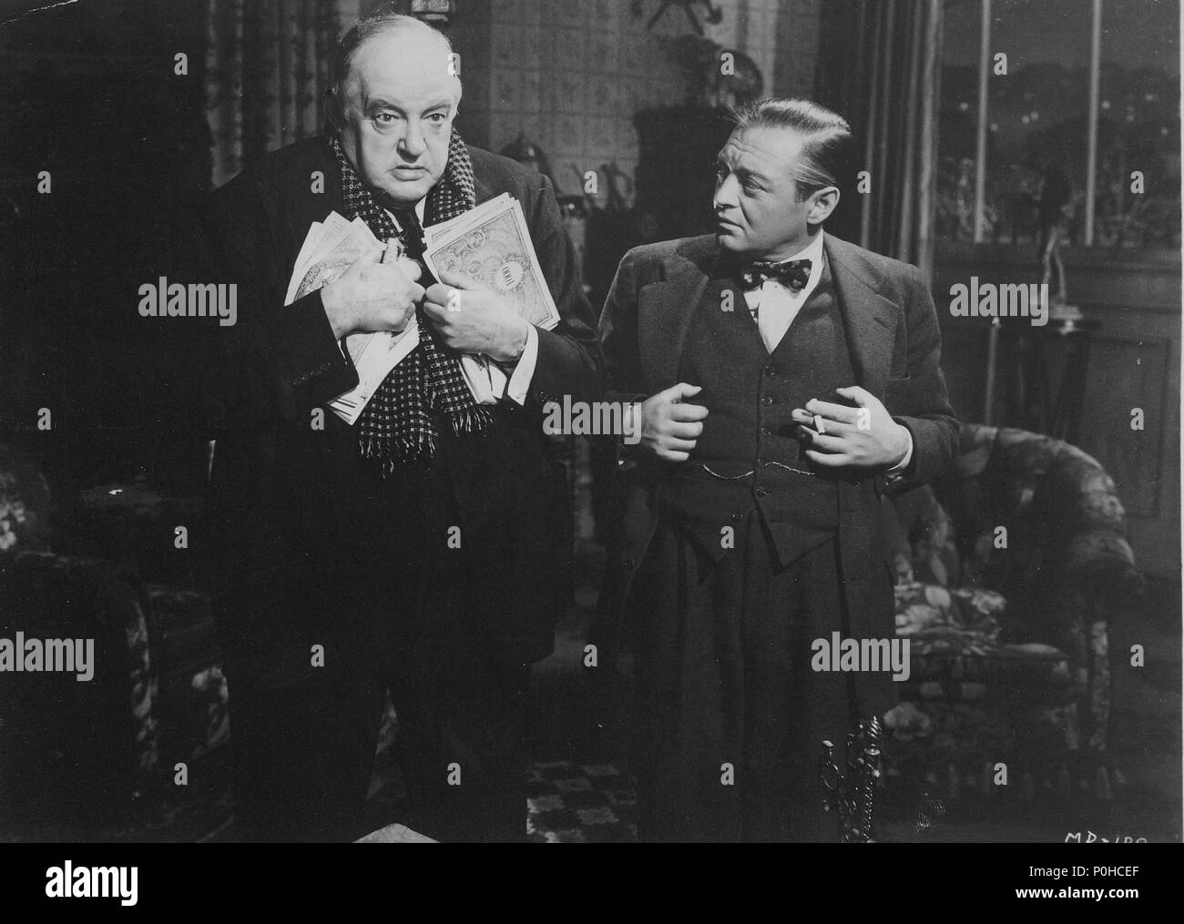 Original Film Title: ARSENIC AND OLD LACE. English Title: ARSENIC AND OLD  LACE. Film Director: FRANK CAPRA. Year: 1944. Stars: PETER LORRE; RAYMOND  MASSEY. Credit: WARNER BROTHERS / Album Stock Photo - Alamy