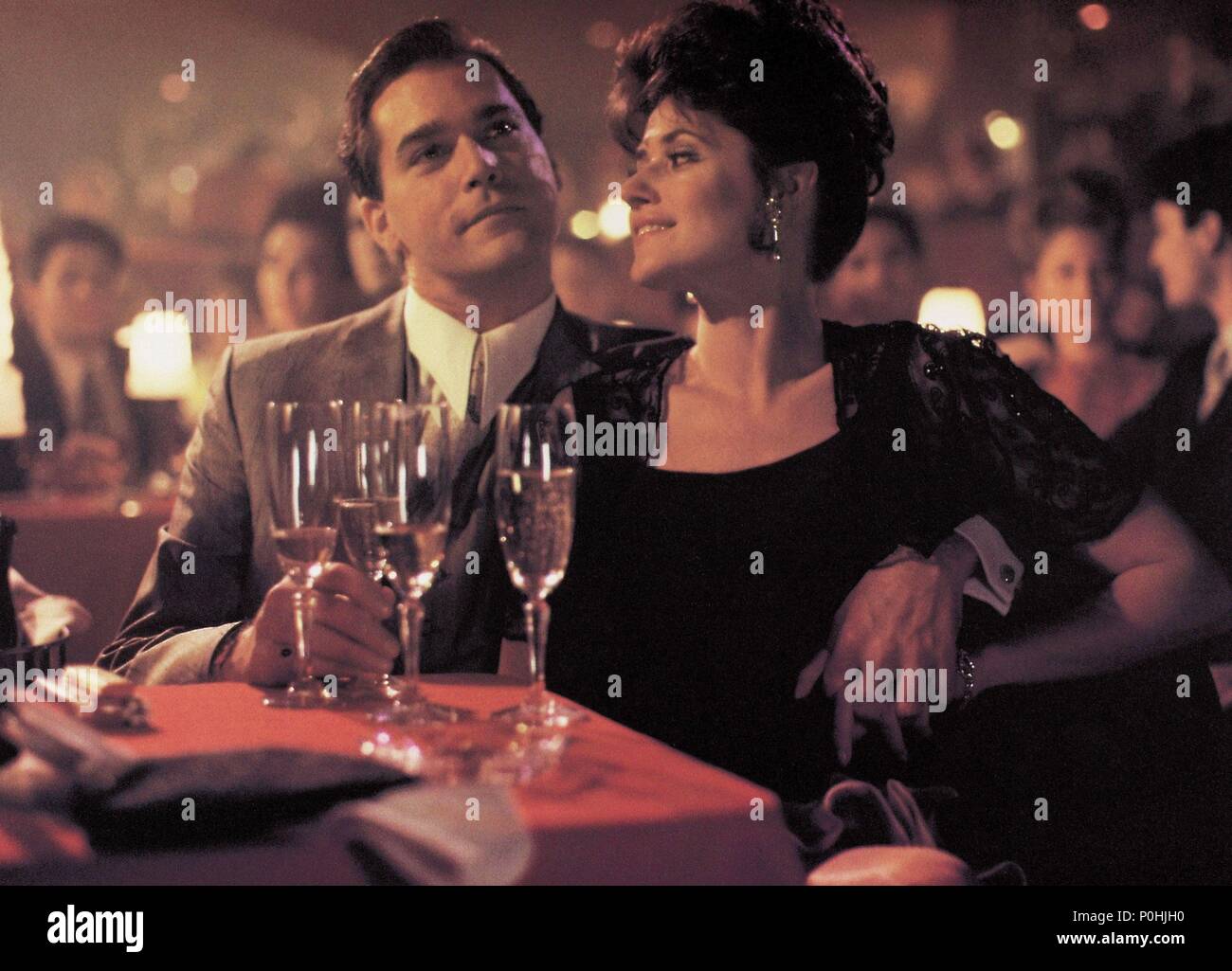 Original Film Title: GOODFELLAS.  English Title: GOODFELLAS.  Film Director: MARTIN SCORSESE.  Year: 1990.  Stars: RAY LIOTTA; LORRAINE BRACCO. Credit: WARNER BROS. / Album Stock Photo