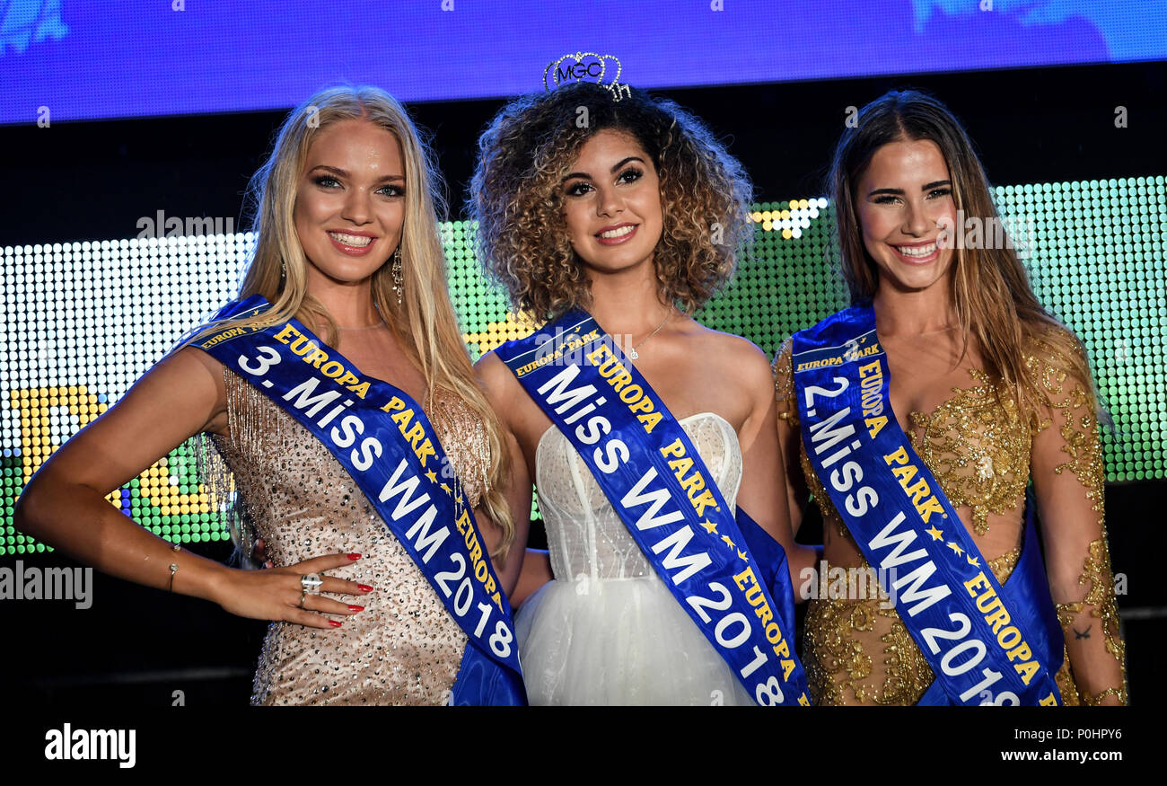 Germany, Rust, 08 June 2018, University student Zoe Brunet (c) from Belgium  wins the title 'Miss World Cup 2018'. Next to her stand runner-up Anahita  Rehbein (r) from Germany and second runner-up
