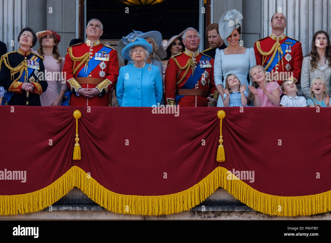 London, UK, 9 June 2018. The Royal Family gather on the palace balcony  at Trooping the Colour and Queens Birthday Parade on Saturday 9 June 2018 in Buckingham Palace , London. Pictured: Anne, The Princess Royal, Prince Andrew, The Duke of York, HRH Queen Elizabeth II, Prince Charles, Prince of Wales, Meghan Markle, Duchess of Sussex, Prince Harry, The Duke of Sussex, Kate, Duchess of Cambridge, Prince William, Duke of Cambridge, Princess Charlotte of Cambridge , Prince George of Cambridge. Picture by Julie Edwards. Credit: Julie Edwards/Alamy Live News Stock Photo