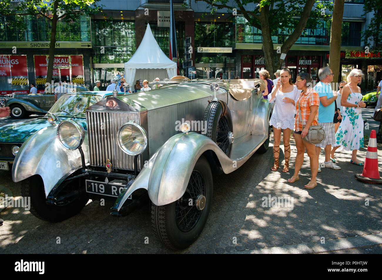 Berlin, Germany - june 09, 2018: Old Rolls Royce Phantom at Berlin Classic Days, a Oldtimer automobile event for  vintage cars and historic vehicles at Kurfuerstendamm / Kudamm in Berlin Credit: hanohiki/Alamy Live News Stock Photo