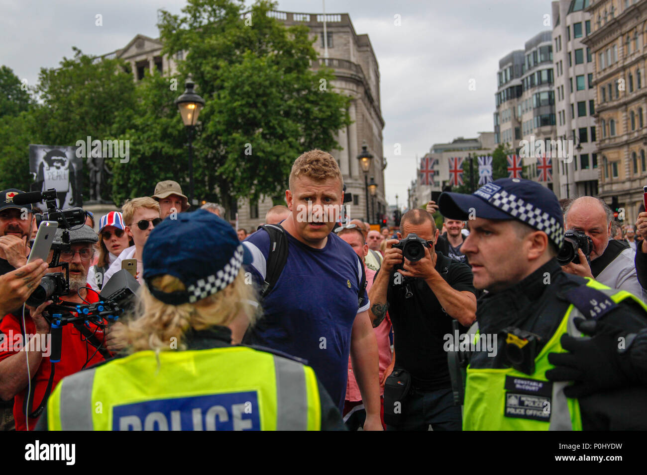 Police kettle hires stock photography and images Alamy
