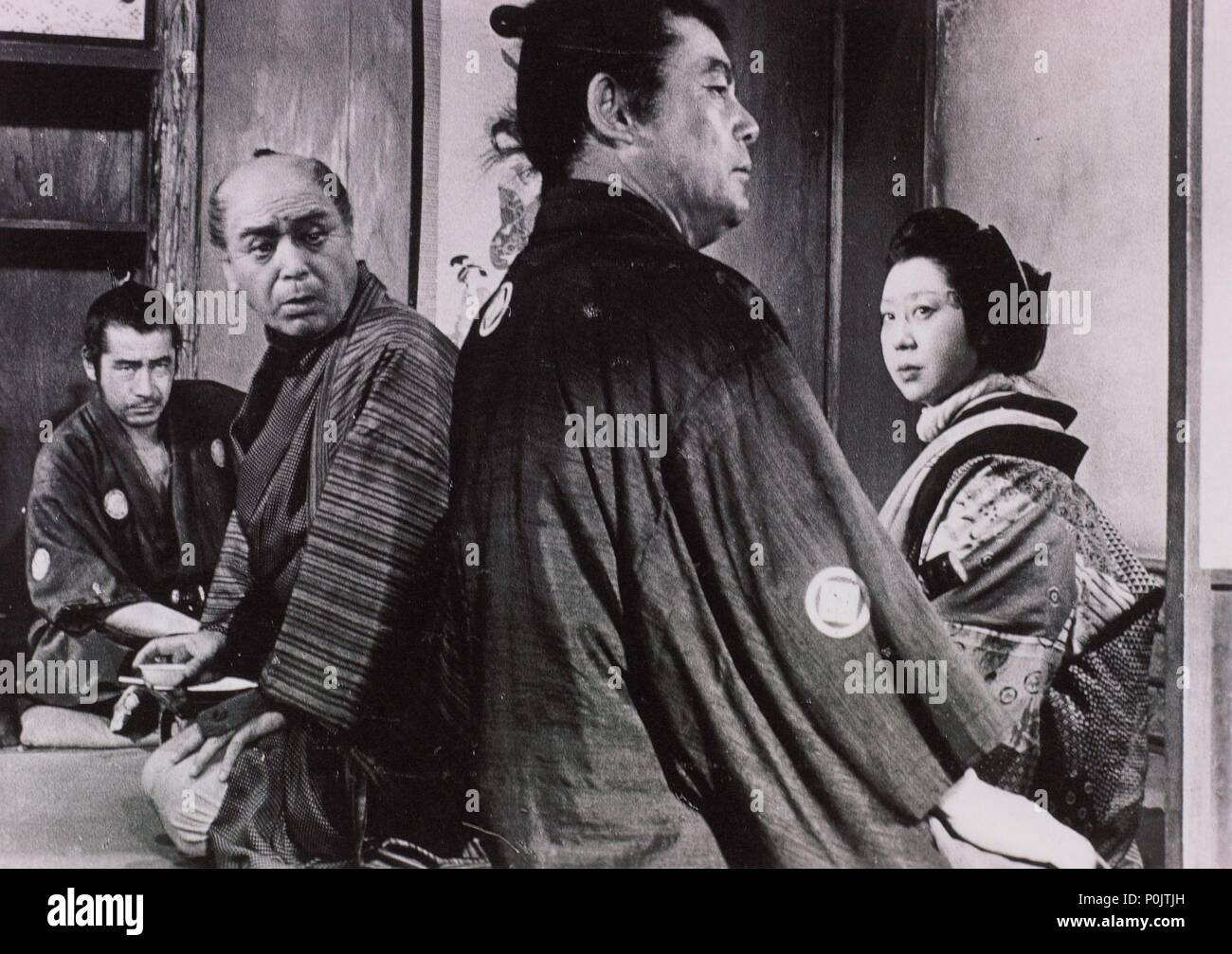 Original Film Title: YOJIMBO.  English Title: YOJIMBO THE BODYGUARD.  Film Director: AKIRA KUROSAWA.  Year: 1961. Credit: CONTEMPORARY FILMS / Album Stock Photo