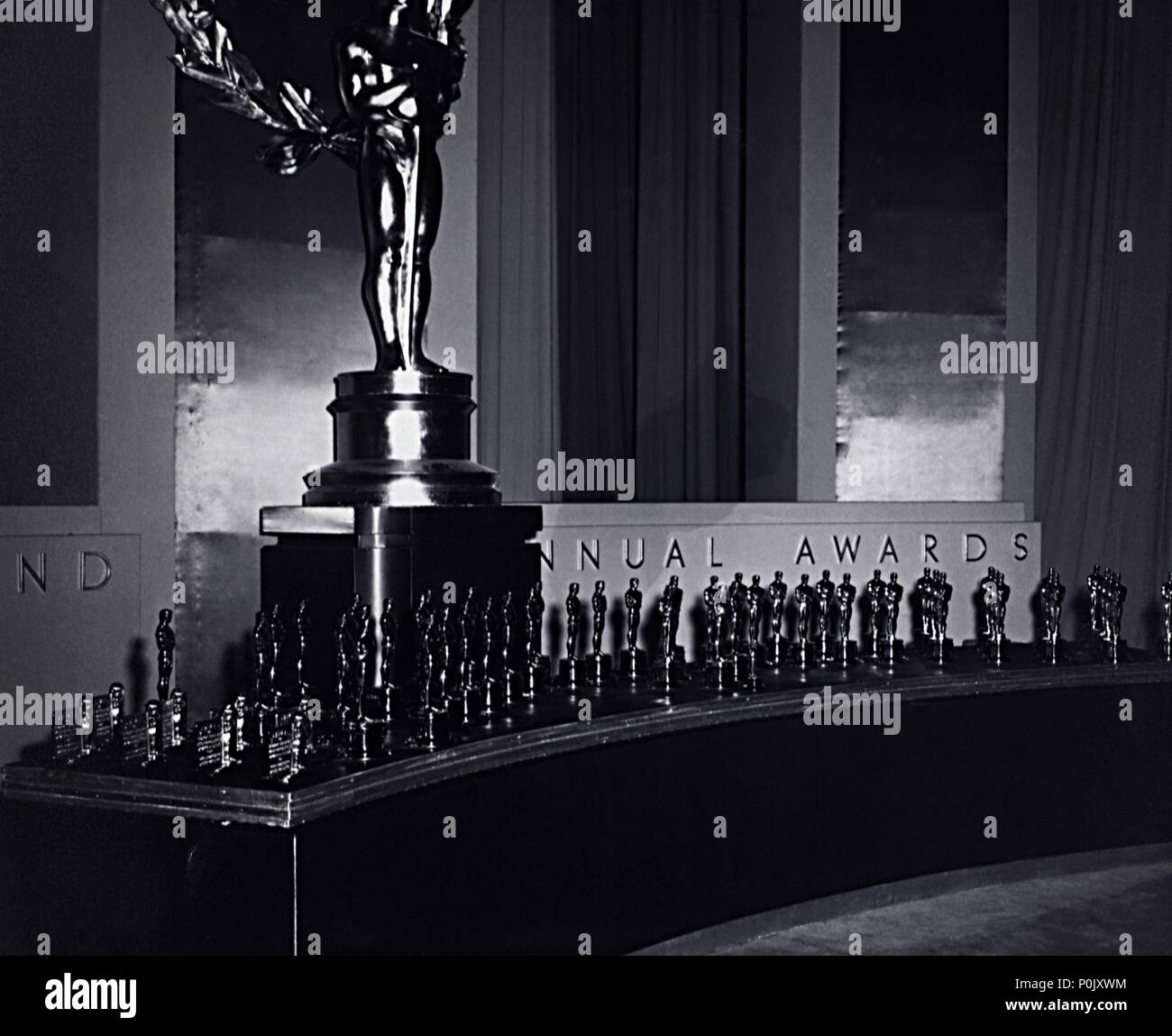 Oscar statuettes hires stock photography and images Alamy