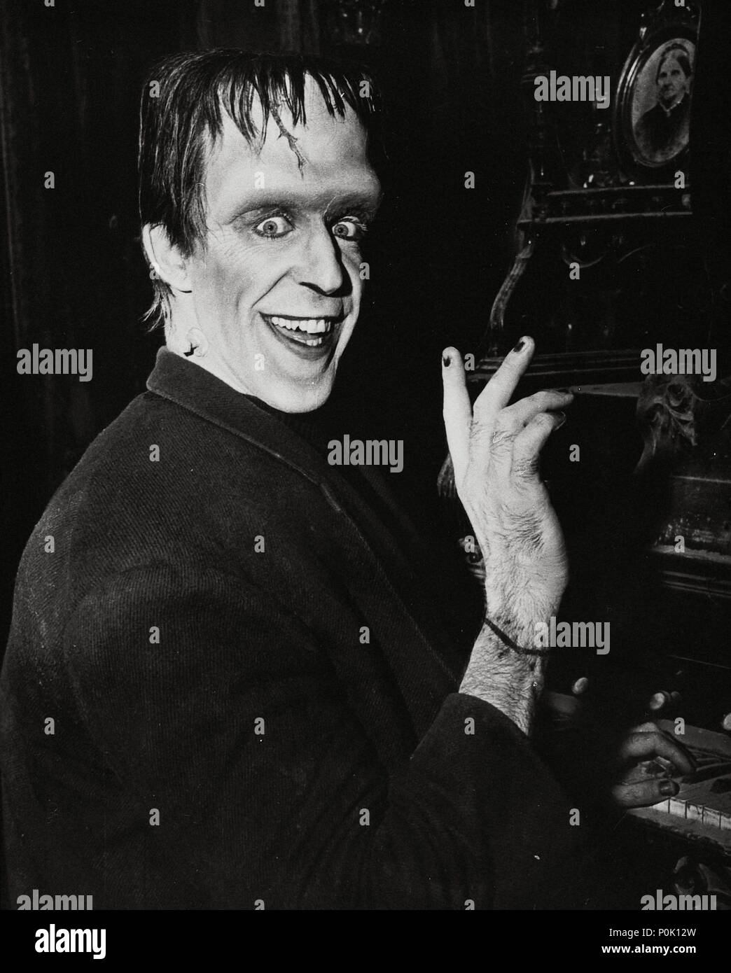 Original Film Title: THE MUNSTERS.  English Title: THE MUNSTERS.  Year: 1964.  Stars: FRED GWYNNE. Credit: CBS/MCA/UNIVERSAL / Album Stock Photo