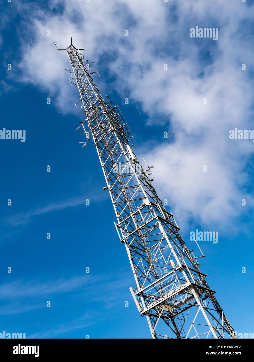 Radio transmitter mast hires stock photography and images Alamy