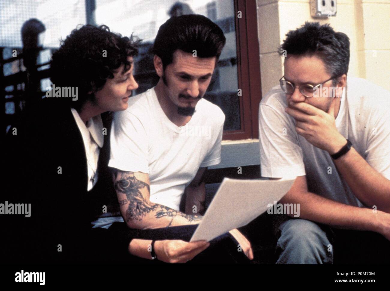 Original Film Title: DEAD MAN WALKING. English Title: DEAD MAN WALKING.  Film Director: TIM ROBBINS. Year: 1995. Stars: SUSAN SARANDON; SEAN PENN;  TIM ROBBINS. Credit: POLYGRAM / TODD, DEMMIE / Album Stock Photo - Alamy