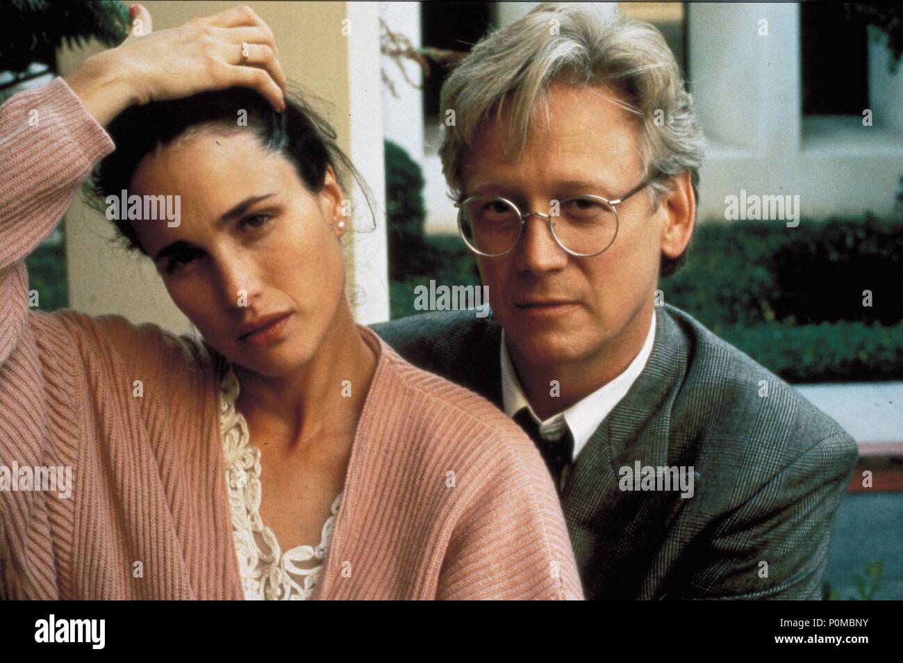 Original Film Title: SHORT CUTS.  English Title: SHORT CUTS.  Film Director: ROBERT ALTMAN.  Year: 1993.  Stars: ANDIE MACDOWELL; BRUCE DAVISON. Credit: SPELLING FILMS INTERNATIONAL / Album Stock Photo