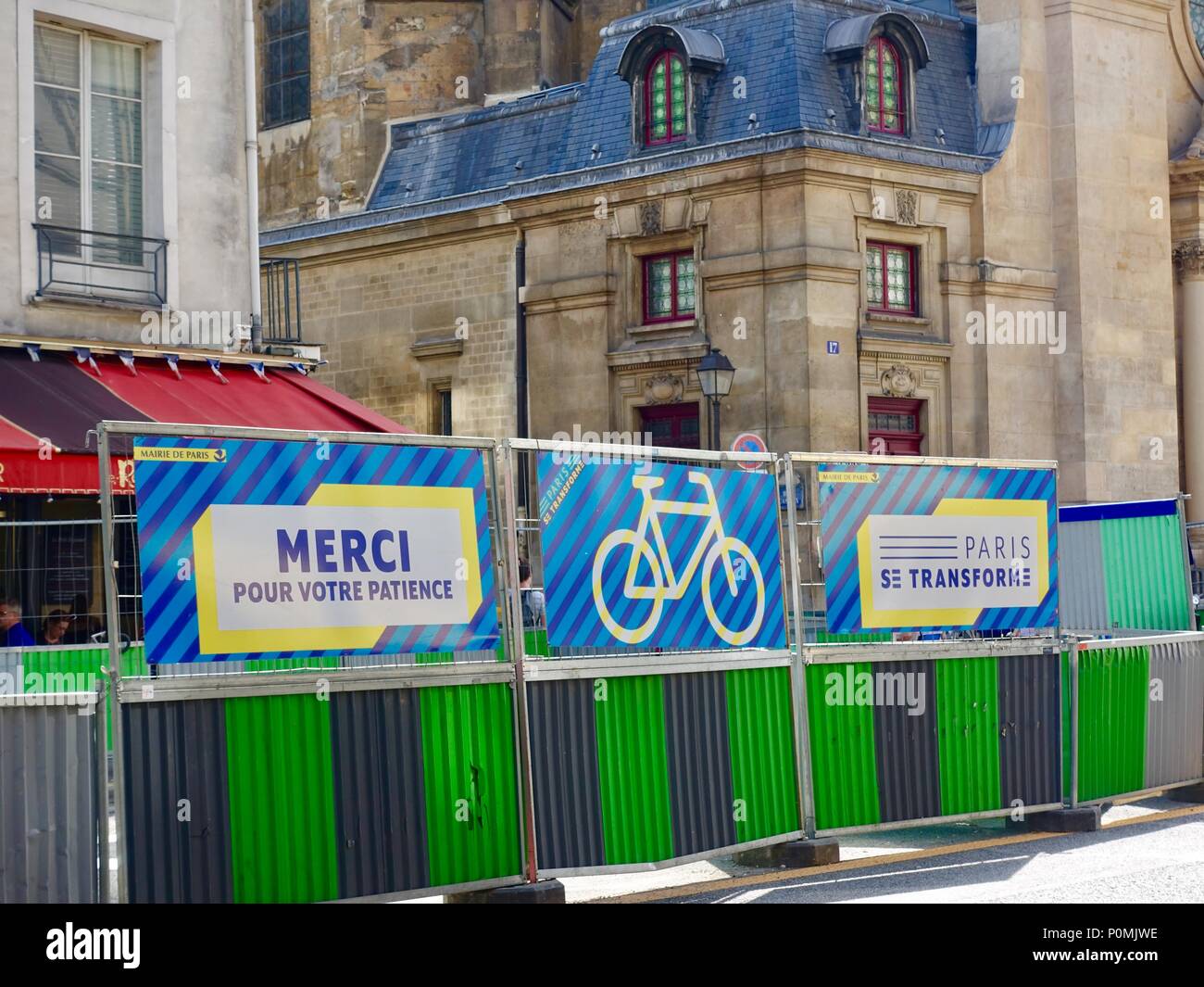 Construction of dedicated bike path along rue SaintAntoine, in the