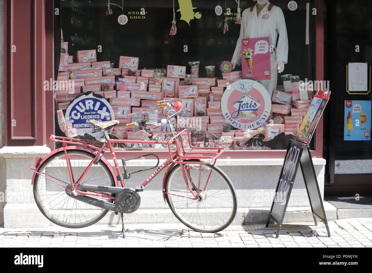 Candy store with old fashioned candies Stock Photo - Alamy