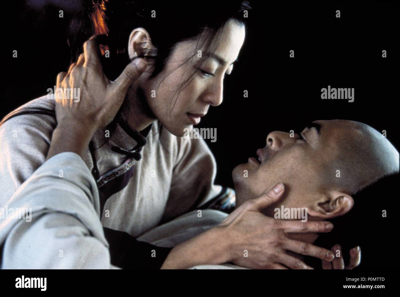 Original Film Title: WO HU CANG LONG.  English Title: CROUCHING TIGER, HIDDEN DRAGON.  Film Director: ANG LEE.  Year: 2000.  Stars: CHOW YUN-FAT; MICHELLE YEOH. Credit: COLUMBIA TRI STAR / Album Stock Photo