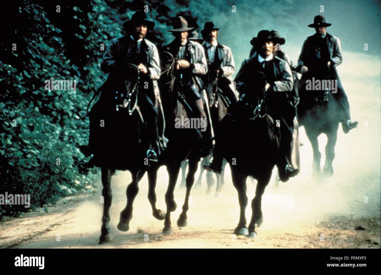 Original Film Title: THE LONG RIDERS.  English Title: THE LONG RIDERS.  Film Director: WALTER HILL.  Year: 1980.  Stars: KEITH CARRADINE; ROBERT CARRADINE; DAVID CARRADINE; RANDY QUAID; STACY KEACH. Credit: UNITED ARTISTS / Album Stock Photo