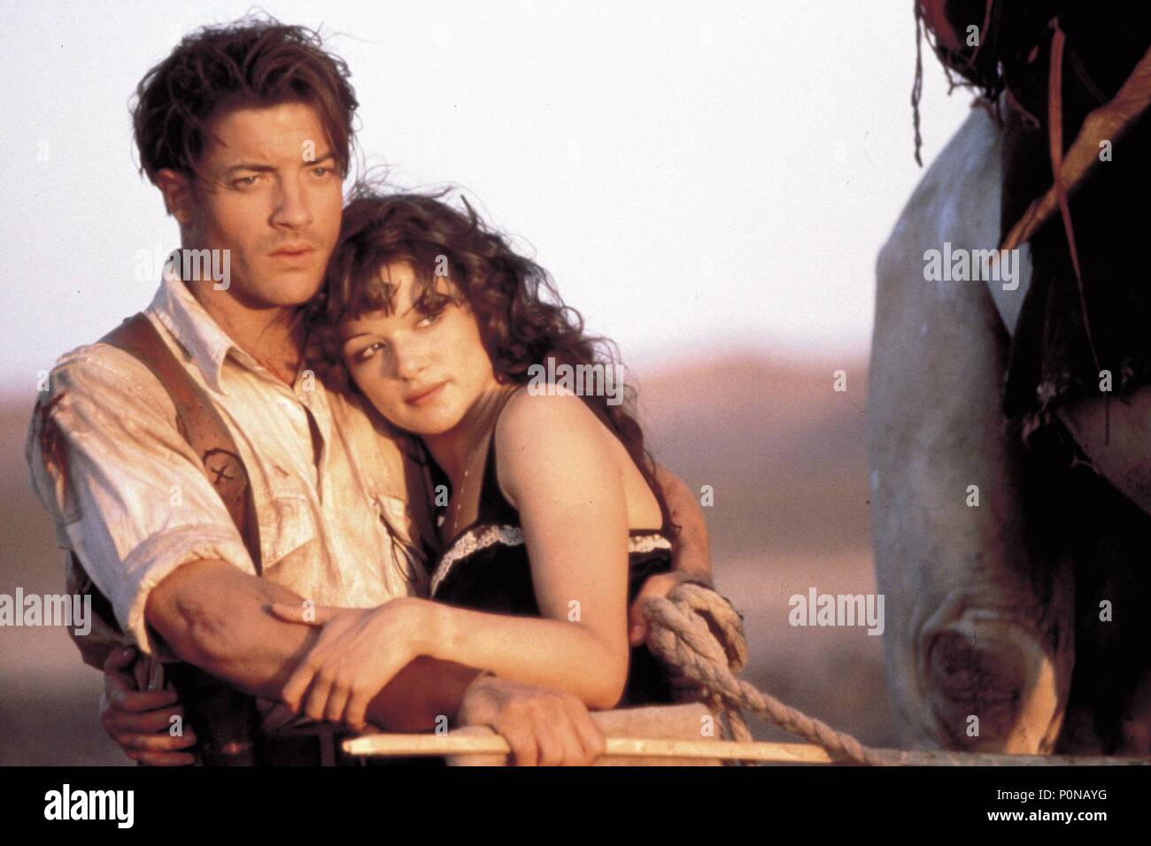 Original Film Title: THE MUMMY.  English Title: THE MUMMY.  Film Director: STEPHEN SOMMERS.  Year: 1999.  Stars: BRENDAN FRASER; RACHEL WEISZ. Credit: UNIVERSAL PICTURES / HAMSHERE, KEITH / Album Stock Photo