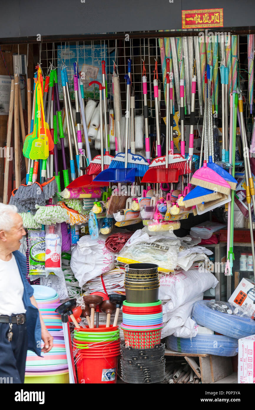 Store Cleaning Hi res Stock Photography And Images Alamy store-cleaning-hi-res-stock-photography-and-images-alamy