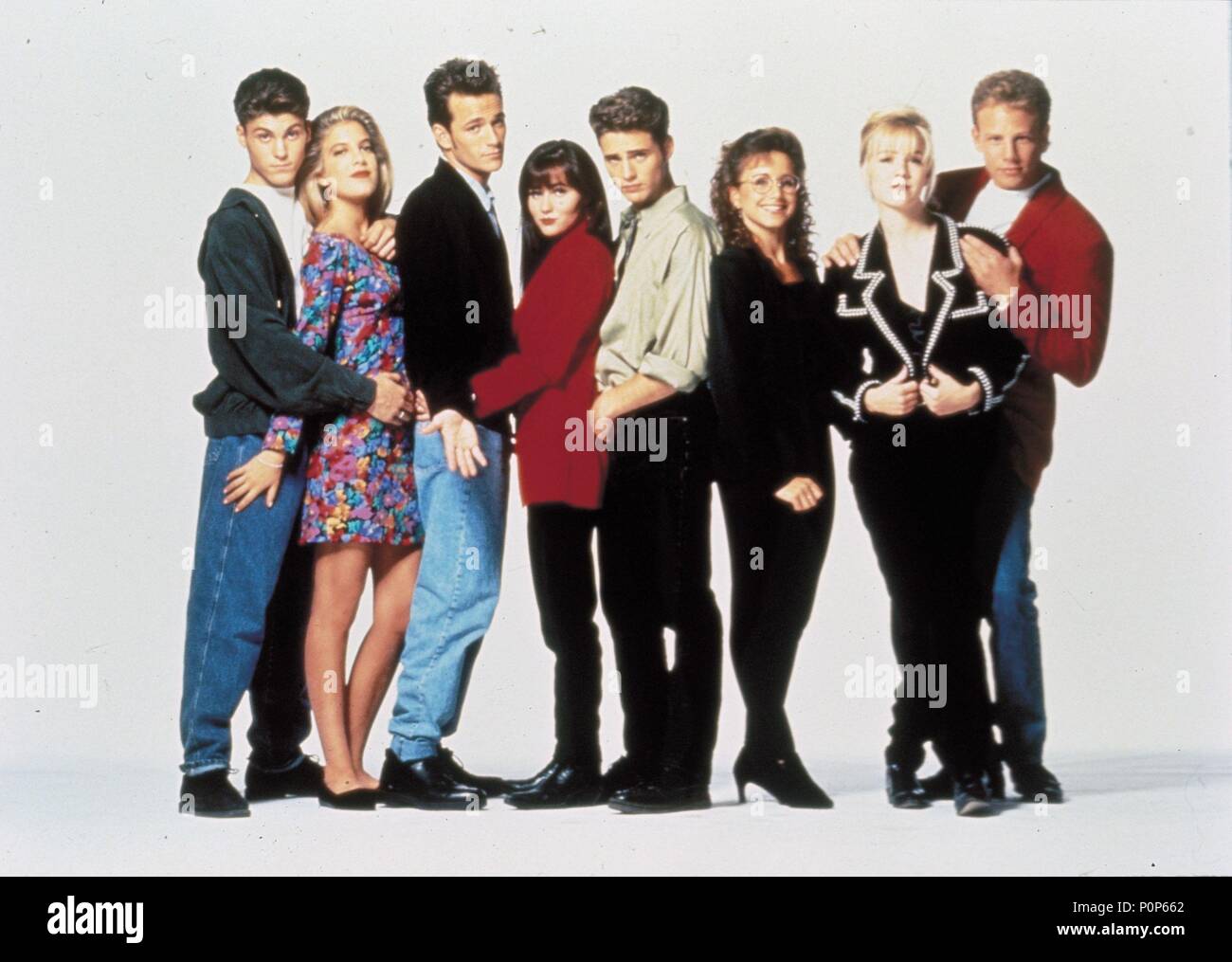 Original Film Title: BEVERLY HILLS, 90210.  English Title: BEVERLY HILLS, 90210.  Year: 1990.  Stars: LUKE PERRY; TORI SPELLING; JASON PRIESTLEY; IAN ZIERING; JENNIE GARTH; BRIAN AUSTIN GREEN. Credit: FOX/BROADCASTING CO. / Album Stock Photo