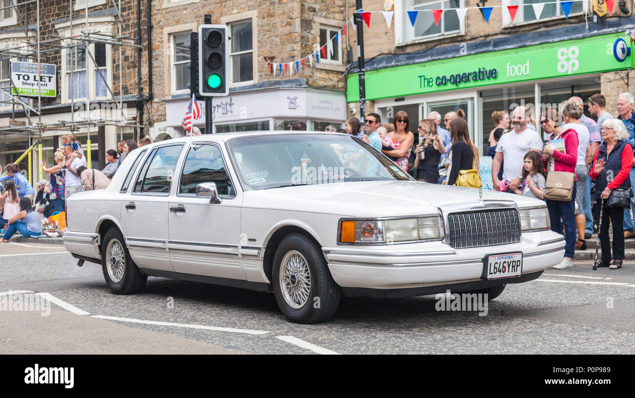 A Lincoln motor car at the parade at Barnard Castle,England,UK Stock Photo