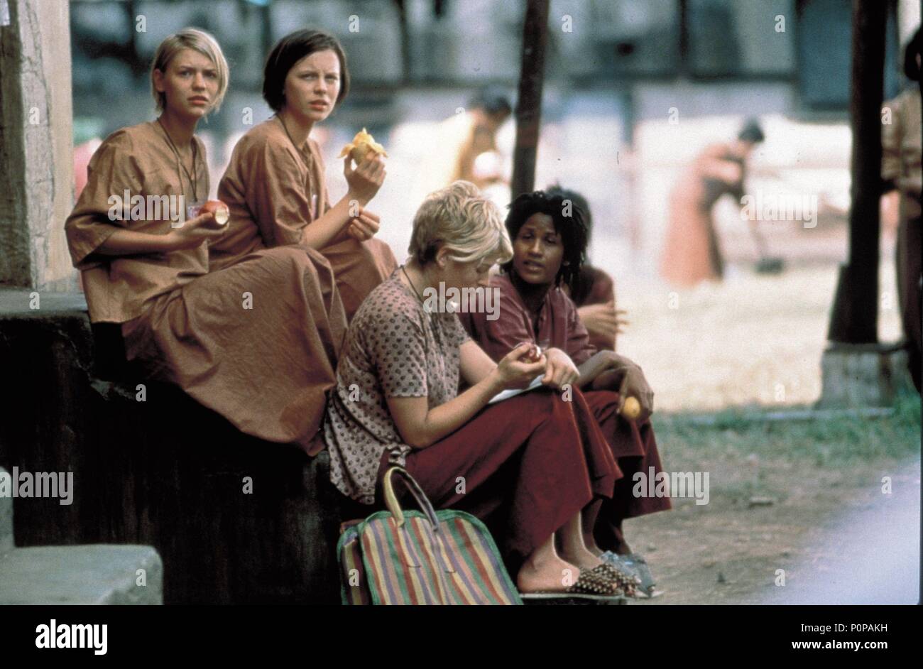 Original Film Title: BROKEDOWN PALACE.  English Title: BROKEDOWN PALACE.  Film Director: JONATHAN KAPLAN.  Year: 1999.  Stars: CLAIRE DANES; KATE BECKINSALE. Credit: 20TH CENTURY FOX / CONNOR, FRANK / Album Stock Photo