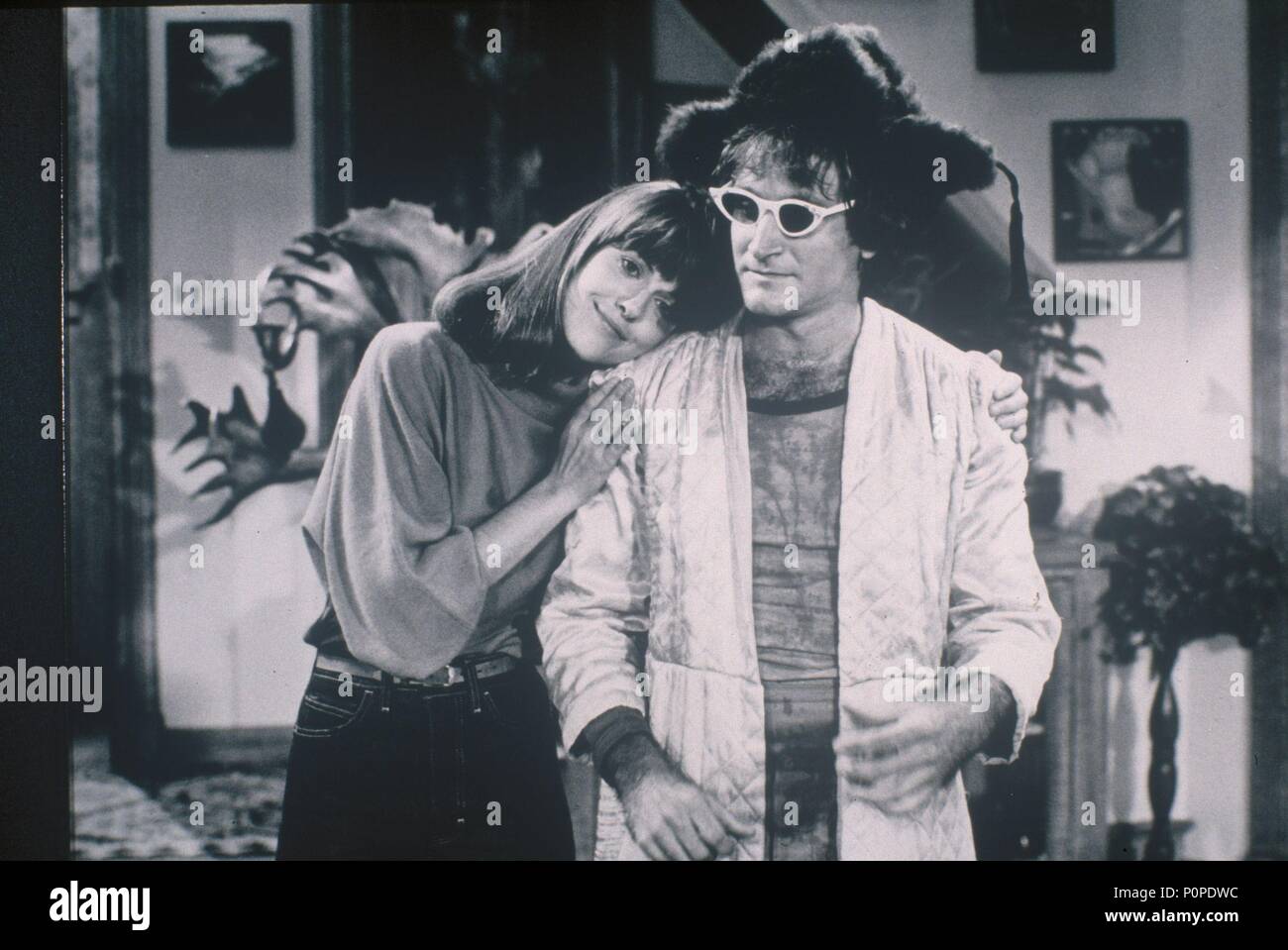 Original Film Title: MORK & MINDY.  English Title: MORK & MINDY.  Year: 1978.  Stars: ROBIN WILLIAMS; PAM DAWBER. Credit: PARAMOUNT TV / Album Stock Photo