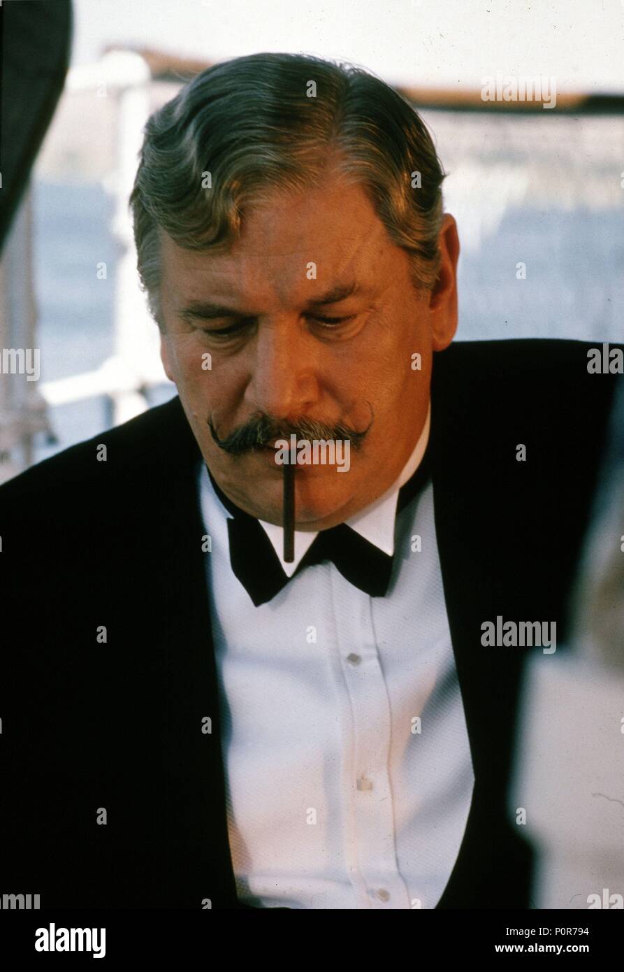 Original Film Title: DEATH ON THE NILE.  English Title: DEATH ON THE NILE.  Film Director: JOHN GUILLERMIN.  Year: 1978.  Stars: PETER USTINOV. Credit: EMI / Album Stock Photo