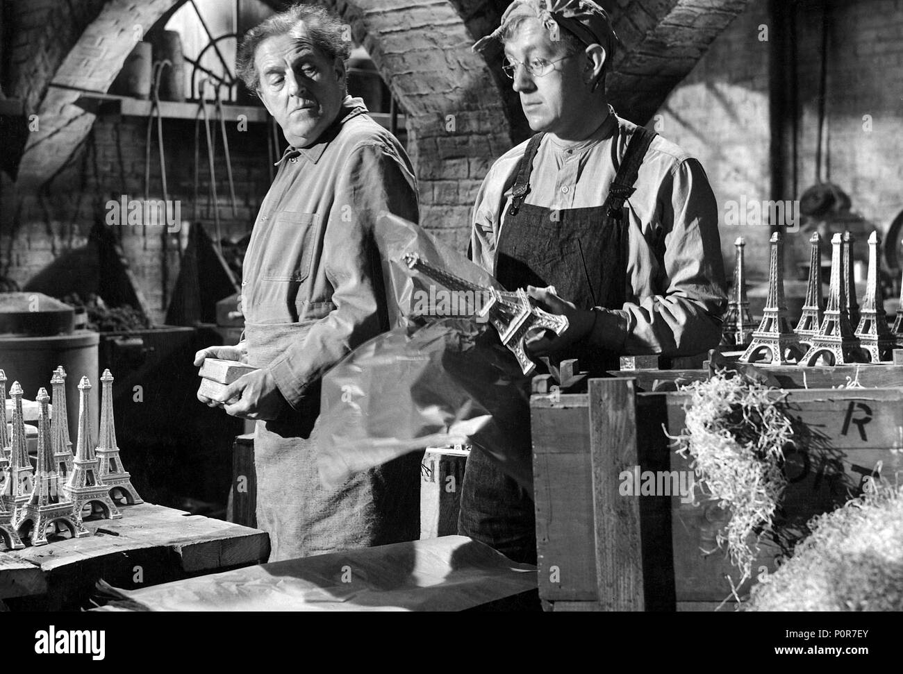 Original Film Title: THE LAVENDER HILL MOB.  English Title: THE LAVENDER HILL MOB.  Film Director: CHARLES CRICHTON.  Year: 1951.  Stars: ALEC GUINNESS. Credit: EALING STUDIOS / Album Stock Photo