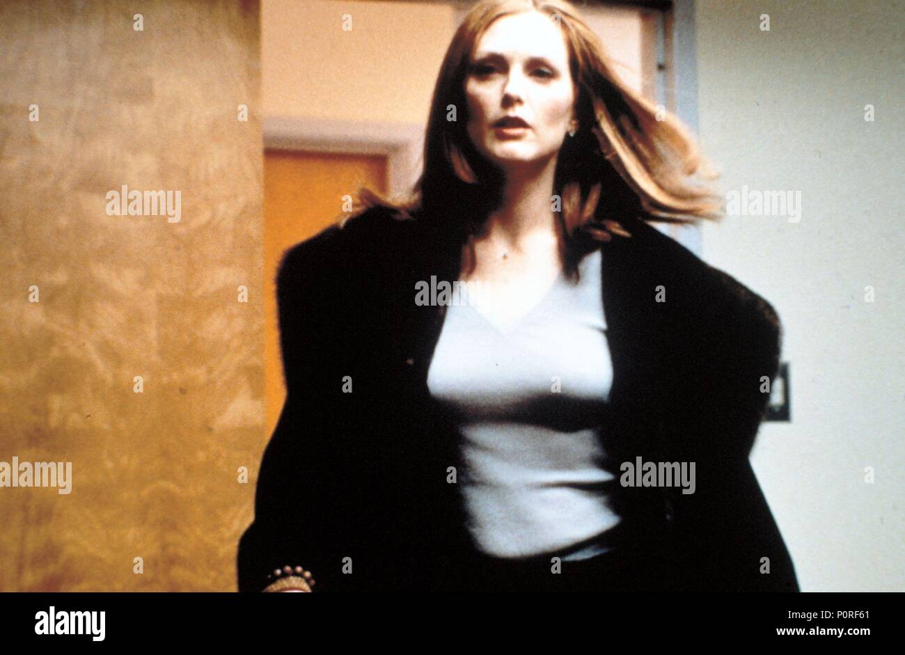 Original Film Title: MAGNOLIA. English Title: MAGNOLIA. Film Director: PAUL  THOMAS ANDERSON. Year: 1999. Stars: JULIANNE MOORE. Credit: NEW LINE CINEMA  / Album Stock Photo - Alamy