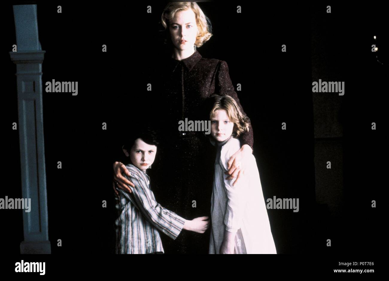Original Film Title: THE OTHERS.  English Title: THE OTHERS.  Film Director: ALEJANDRO AMENABAR.  Year: 2001.  Stars: NICOLE KIDMAN; ALAKINA MANN; JAMES BENTLEY. Copyright: Editorial inside use only. This is a publicly distributed handout. Access rights only, no license of copyright provided. Mandatory authorization to Visual Icon (www.visual-icon.com) is required for the reproduction of this image. Credit: DIMENSION FILMS / ISASI, TERESA / Album Stock Photo