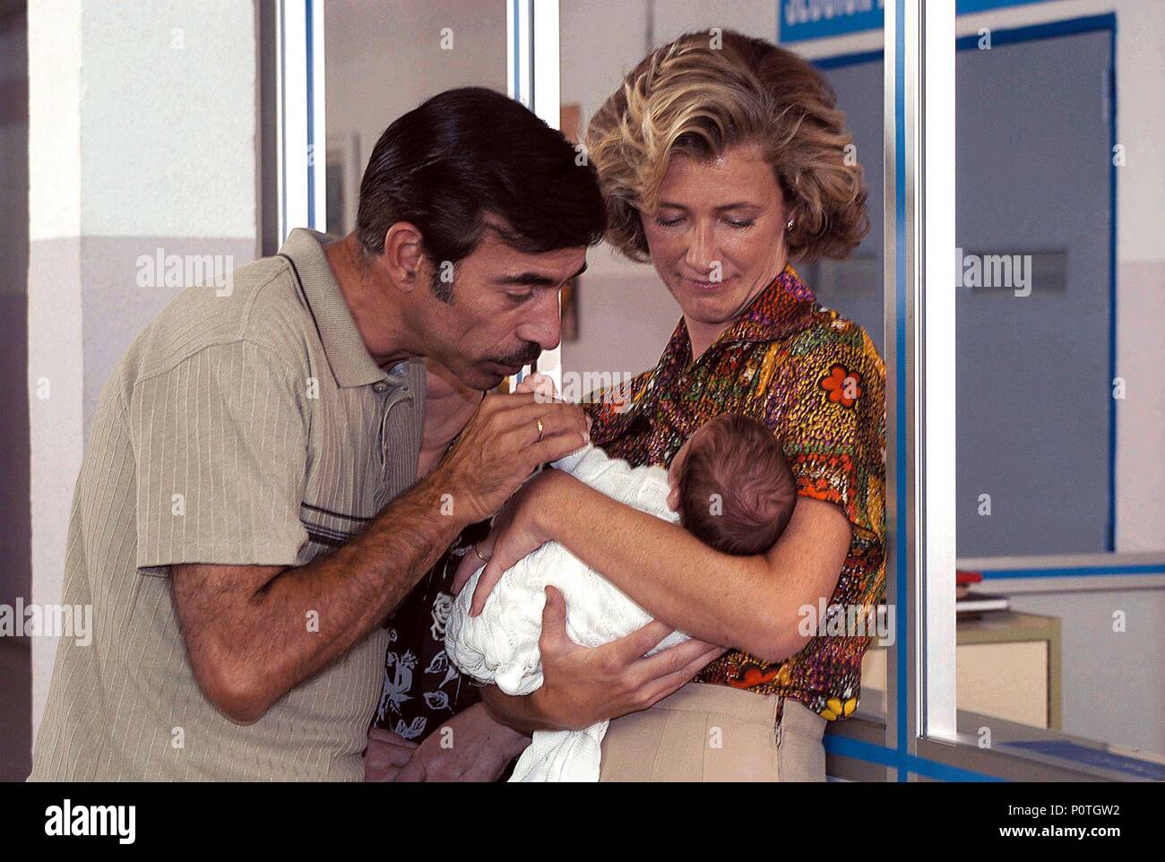 Original Film Title: CUENTAME-TV.  English Title: CUENTAME.  Film Director: RAMON FERNANDEZ; AGUSTIN CRESPI.  Year: 2001.  Stars: IMANOL ARIAS; ANA DUATO. Credit: TVE / Album Stock Photo