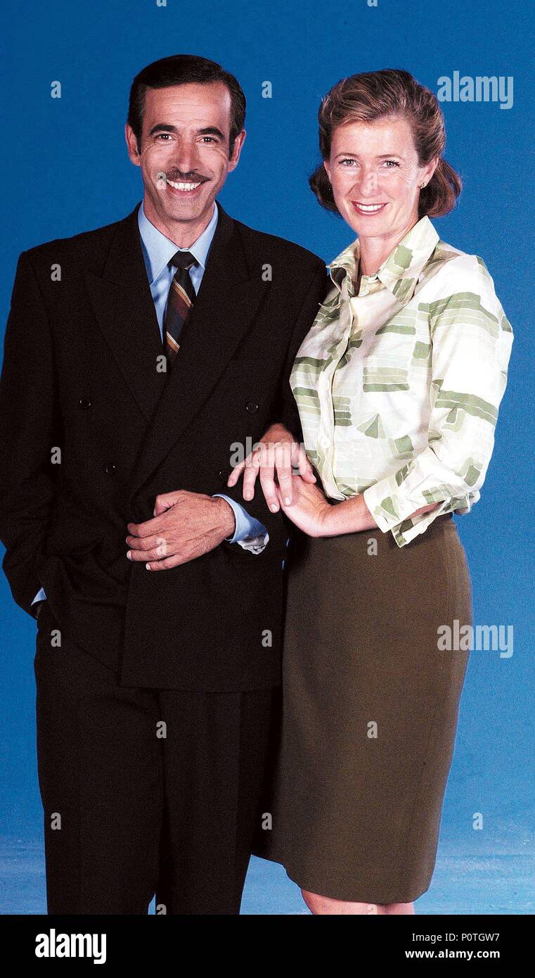 Original Film Title: CUENTAME-TV.  English Title: CUENTAME.  Film Director: RAMON FERNANDEZ; AGUSTIN CRESPI.  Year: 2001.  Stars: IMANOL ARIAS; ANA DUATO. Credit: TVE / Album Stock Photo