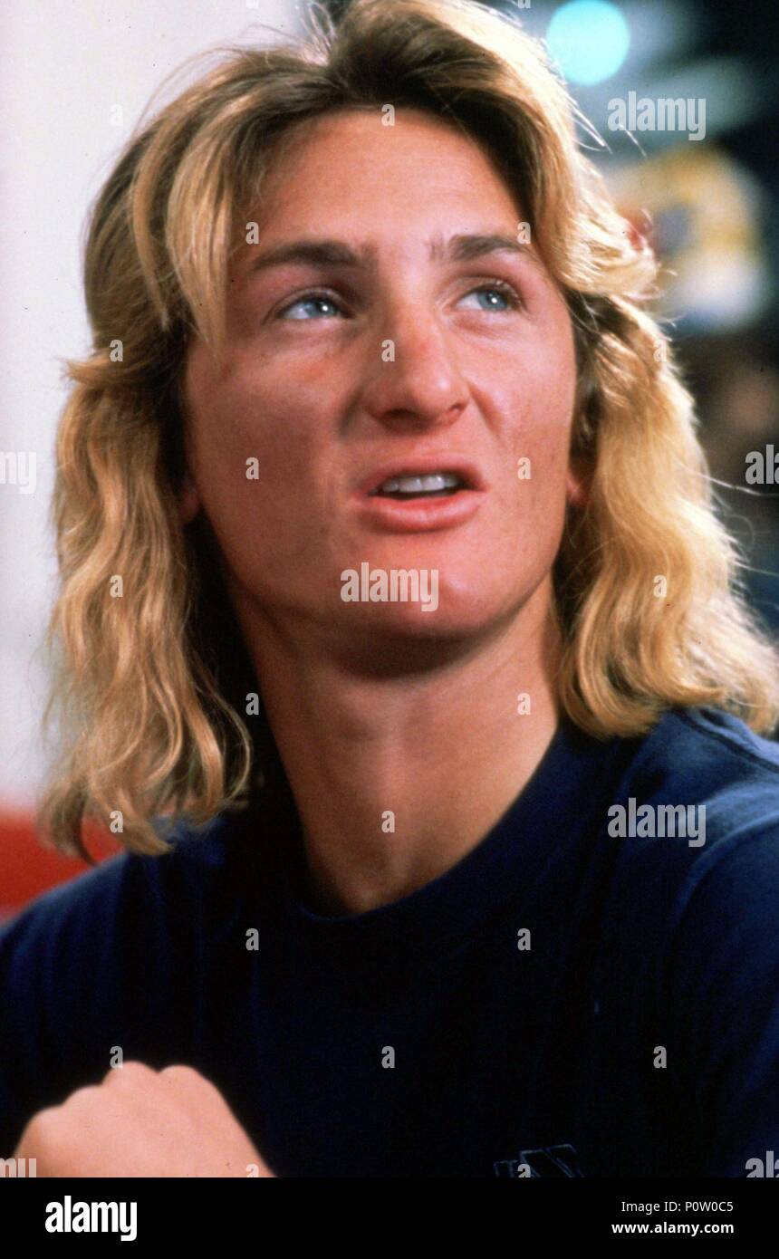 Original Film Title: FAST TIMES AT RIDGEMONT HIGH.  English Title: FAST TIMES AT RIDGEMONT HIGH.  Film Director: AMY HECKERLING.  Year: 1982.  Stars: SEAN PENN. Credit: UNIVERSAL PICTURES / Album Stock Photo