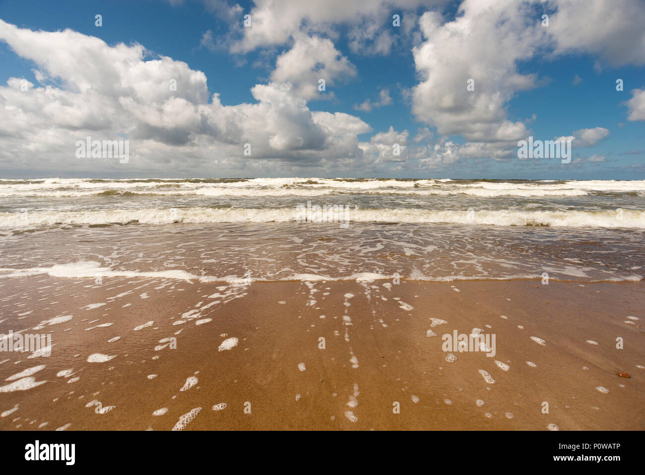 Empty sand beach sea hi-res stock photography and images - Alamy