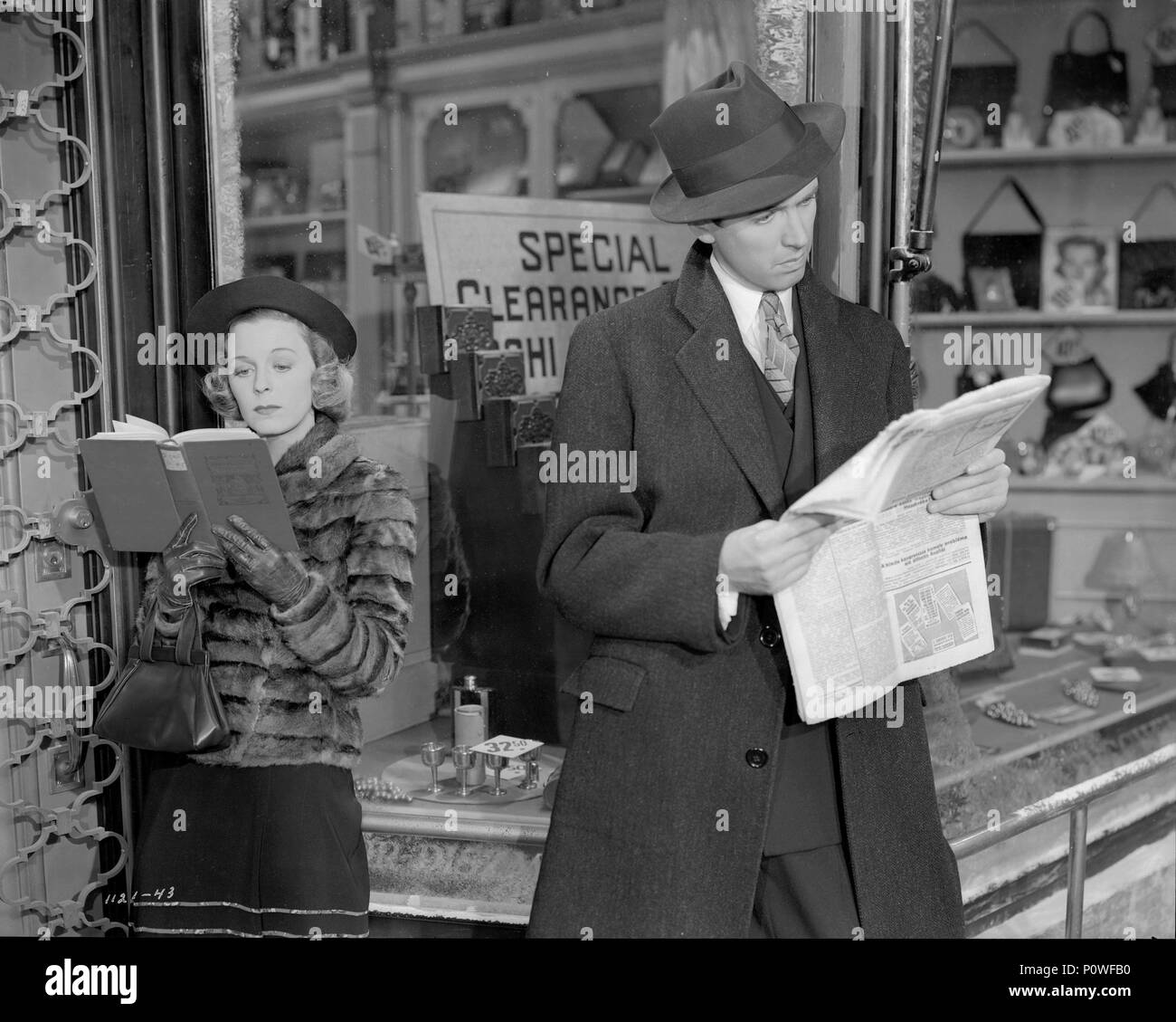 Original Film Title: THE SHOP AROUND THE CORNER.  English Title: THE SHOP AROUND THE CORNER.  Film Director: ERNST LUBITSCH.  Year: 1940.  Stars: JAMES STEWART; MARGARET SULLAVAN. Credit: M.G.M / Album Stock Photo