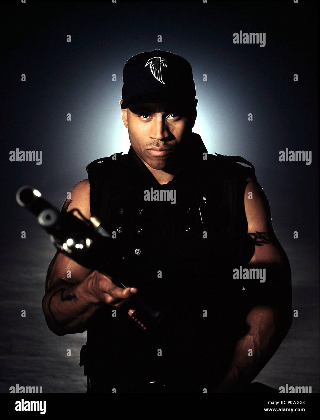 Original Film Title: S. W. A. T..  English Title: S. W. A. T..  Film Director: CLARK JOHNSON.  Year: 2003.  Stars: LL COOL J. Credit: COLUMBIA PICTURES / WHITE, TIMOTHY / Album Stock Photo