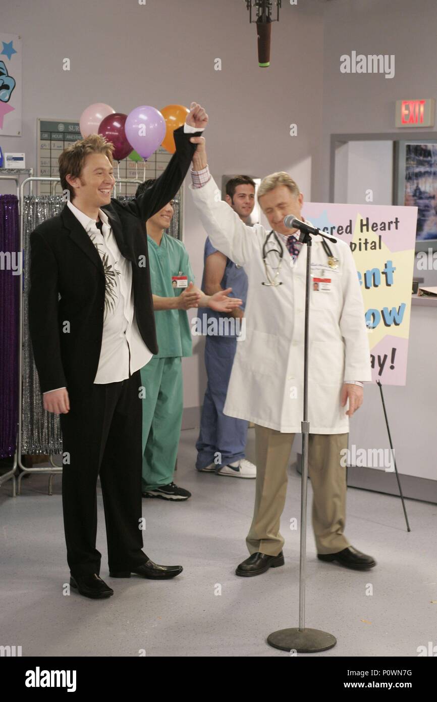Original Film Title: SCRUBS.  English Title: SCRUBS.  Film Director: ADAM BERNSTEIN; MICHAEL SPILLER.  Year: 2001.  Stars: CLAY AIKEN; KEN JENKINS. Credit: NBC / DRINKWATER, PAUL / Album Stock Photo