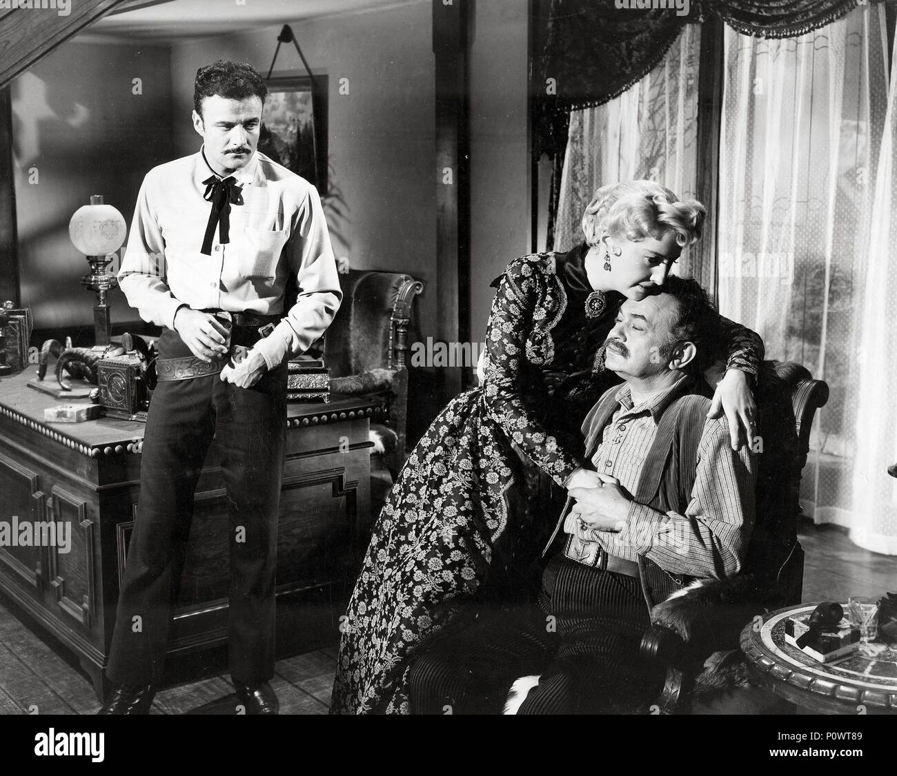 Original Film Title: THE VIOLENT MEN.  English Title: BANDITS, THE.  Film Director: RUDOLPH MATE.  Year: 1955.  Stars: BRIAN KEITH; EDWARD G. ROBINSON; BARBARA STANWYCK. Credit: COLUMBIA PICTURES / Album Stock Photo
