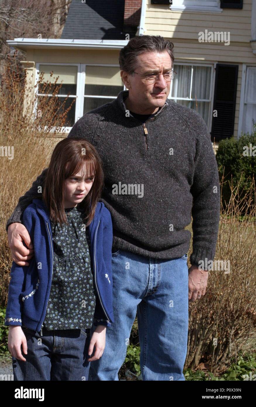 Original Film Title: HIDE AND SEEK. English Title: HIDE AND SEEK. Film  Director: JOHN POLSON. Year: 2005. Stars: ROBERT DE NIRO; DAKOTA FANNING.  Credit: 20TH CENTURY FOX / Album Stock Photo - Alamy