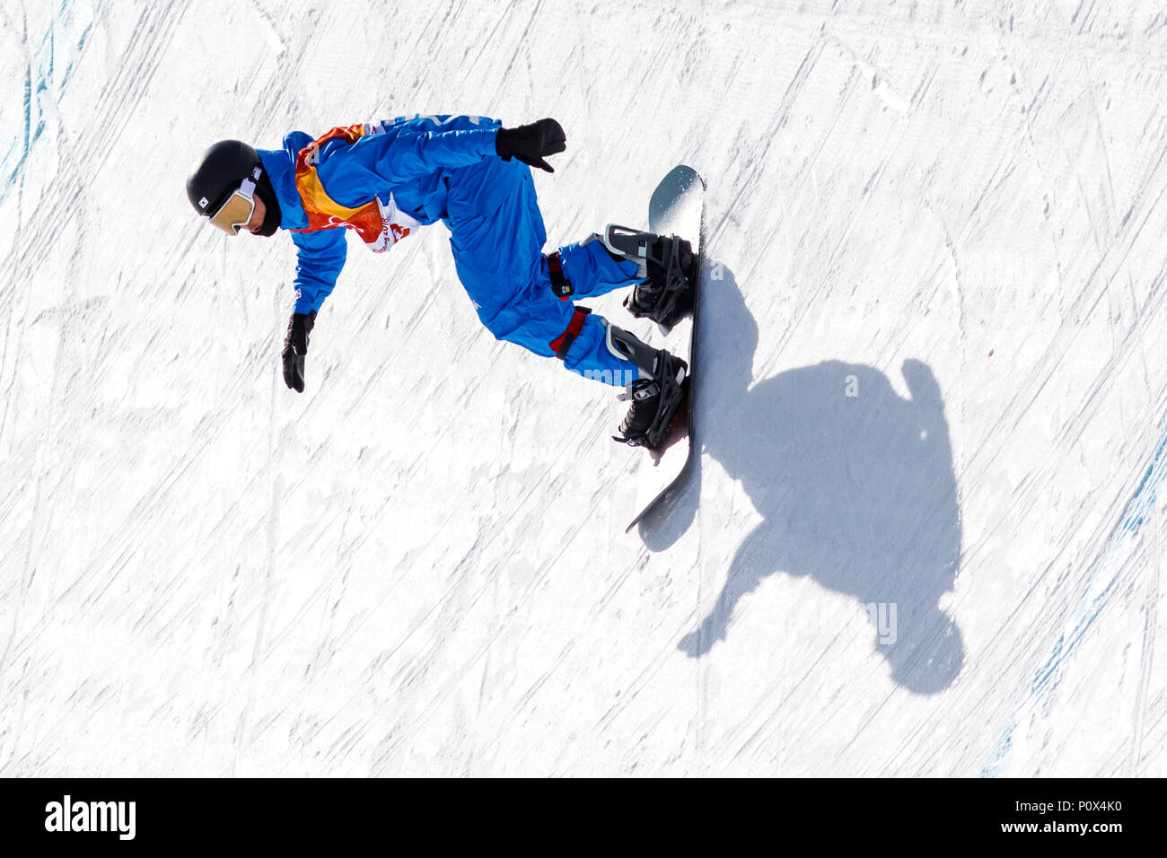 Asian Male Snowboarder High Resolution Stock Photography and Images Alamy