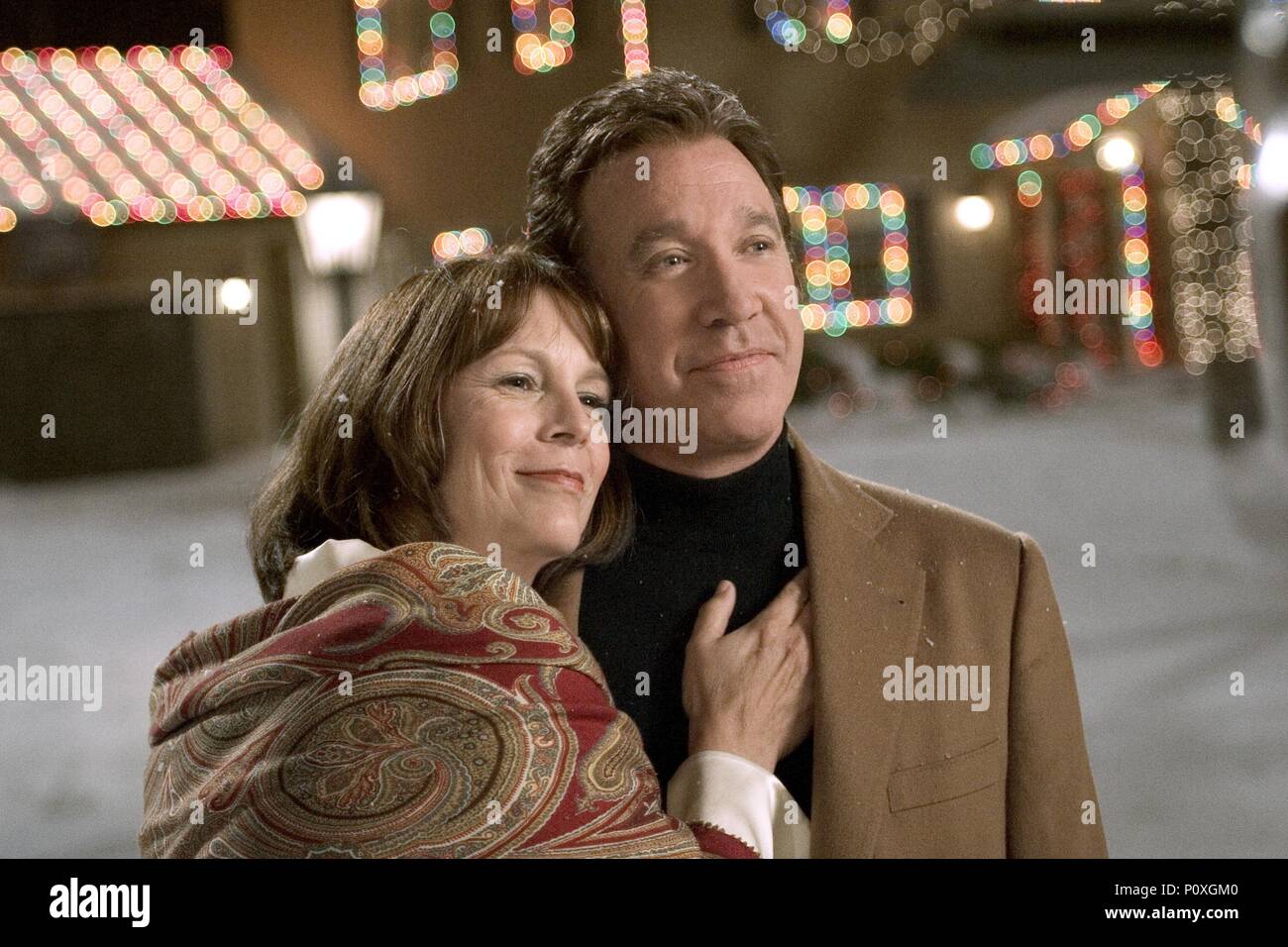 Original Film Title: CHRISTMAS WITH THE KRANKS.  English Title: CHRISTMAS WITH THE KRANKS.  Film Director: JOE ROTH.  Year: 2004.  Stars: JAMIE LEE CURTIS; TIM ALLEN. Credit: REVOLUTION STUDIOS / ROSENTHAL, ZADE / Album Stock Photo